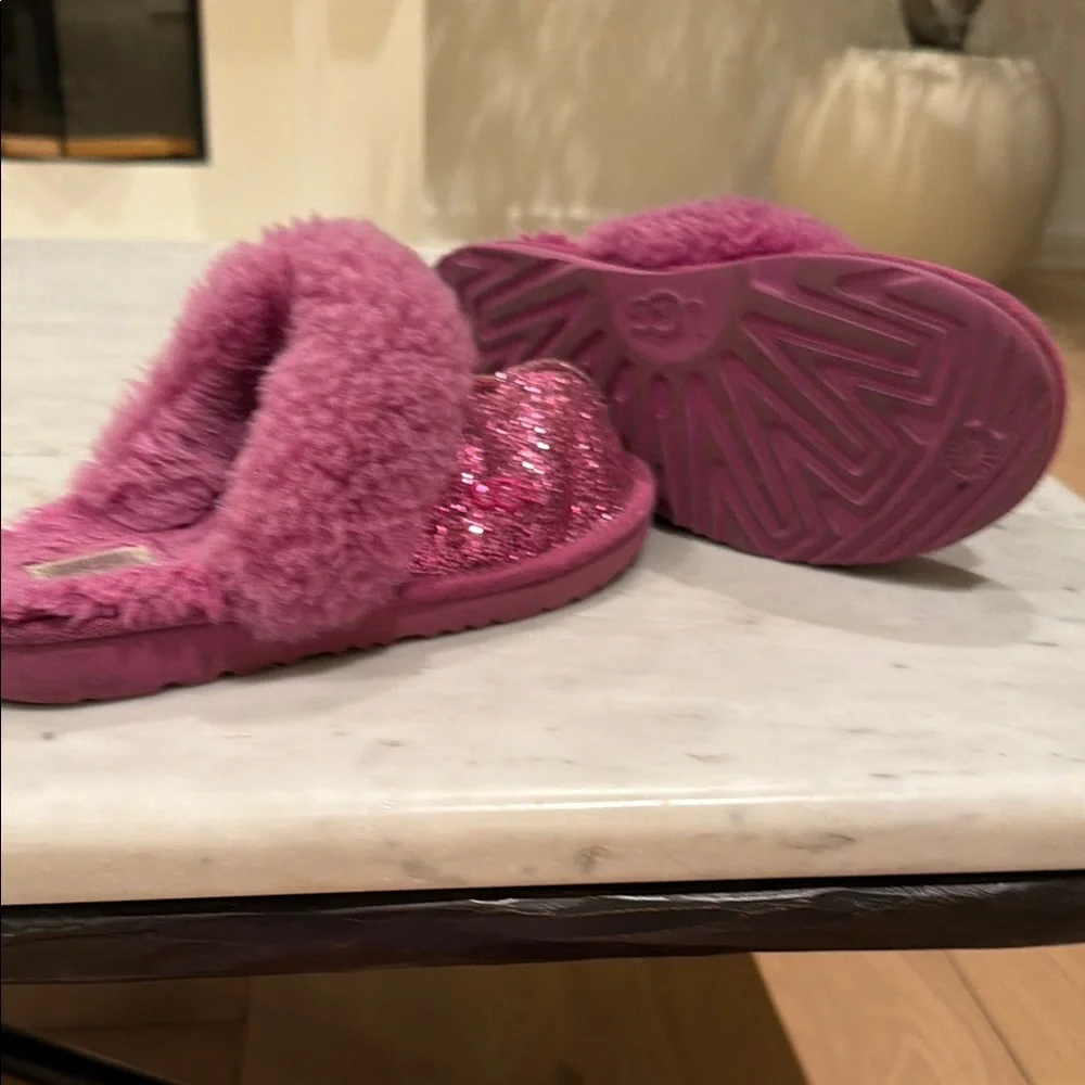 Kids Plush Sparkle Slip-On Slippers in Purple (UGGS)